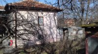 Къща, Област Варна, село Тополи